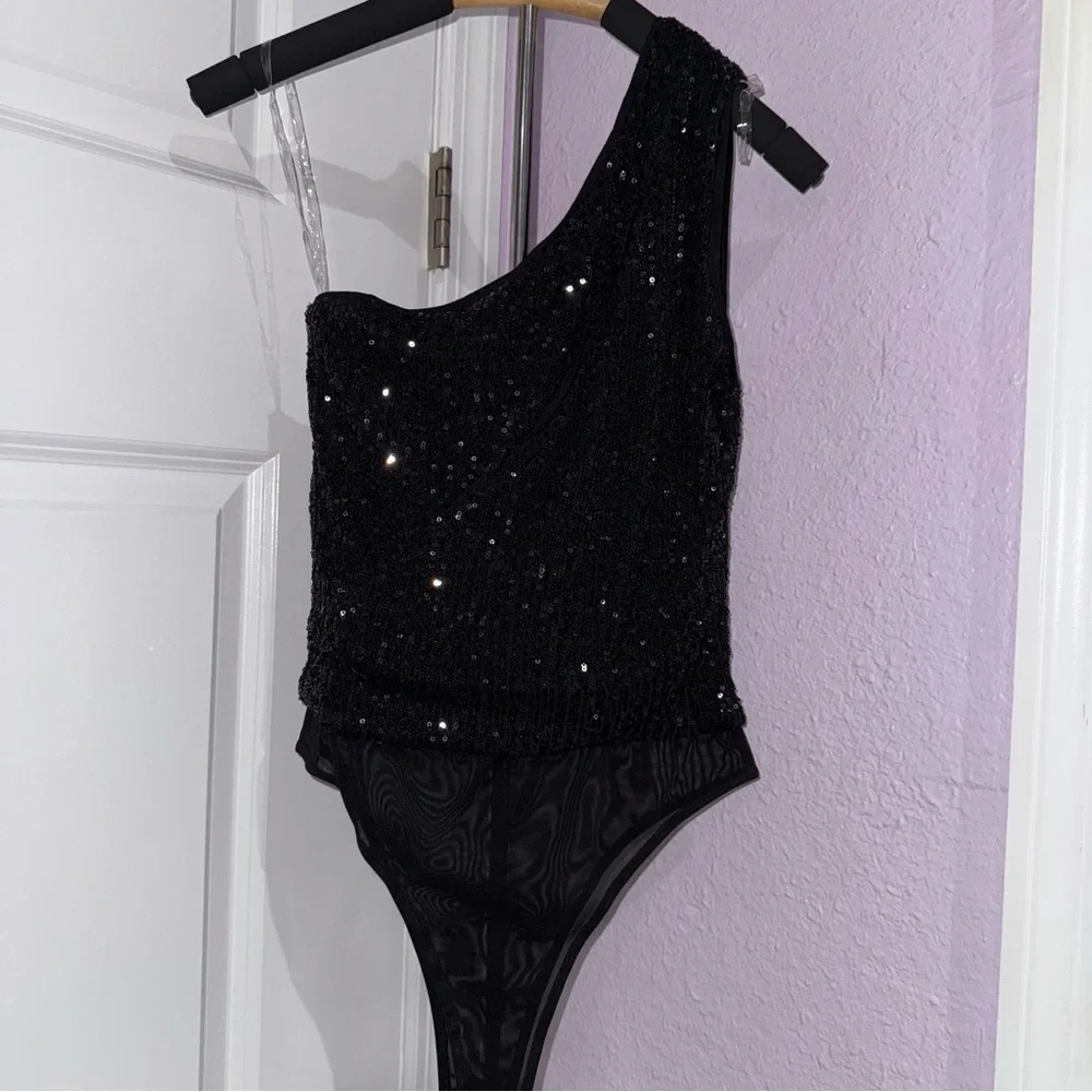 Black Sequin Cut Out Bodysuit - SIZE MEDIUM - Picture 2 of 5